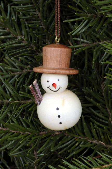 Baumbehang als Schneemann natur