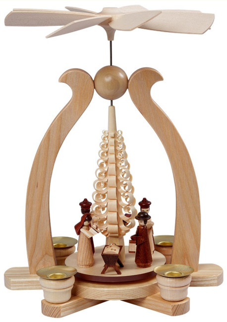 Bogenpyramide mit Spanbaum Christi Geburt