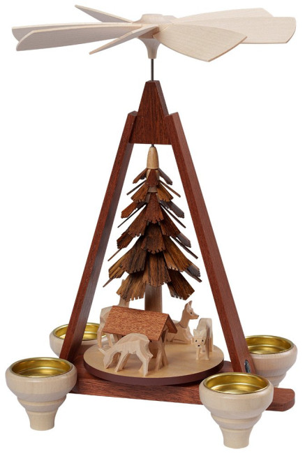 Pyramide Rehe geschnitzt