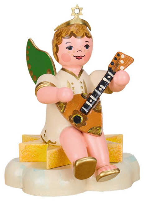 Engelbub mit Balalaika - sitzend