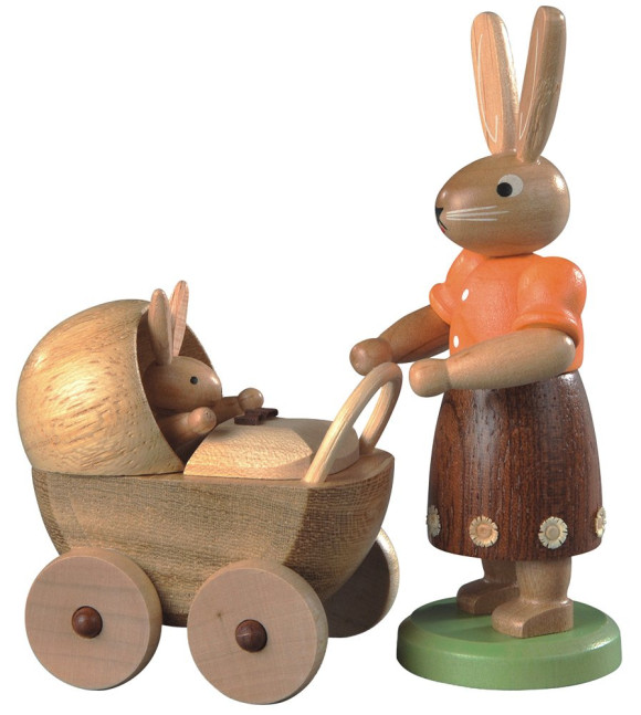 Hasenmutter mit Kinderwagen lasiert