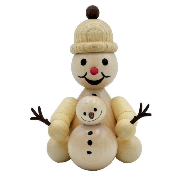 Schneemann Junior sitzend mit Schneemann - 14 cm