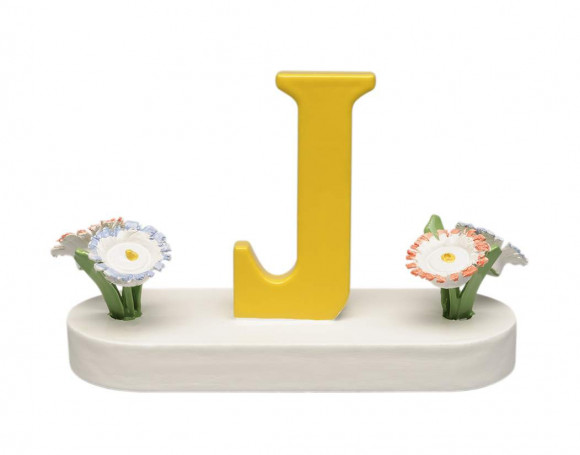Buchstabe J mit Blumen