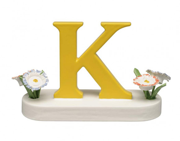 Buchstabe K mit Blumen