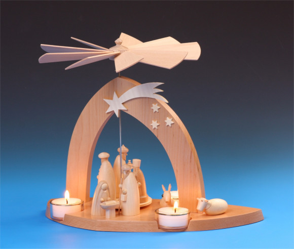 Pyramide Christi Geburt mit den 3 Weisen natur