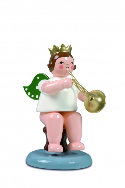 Engel sitzend mit Waldhorn mit Krone