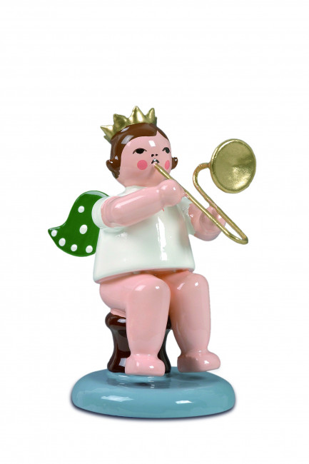 Engel sitzend mit Posaune mit Krone