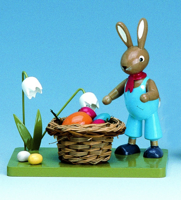 Hase mit Osternest