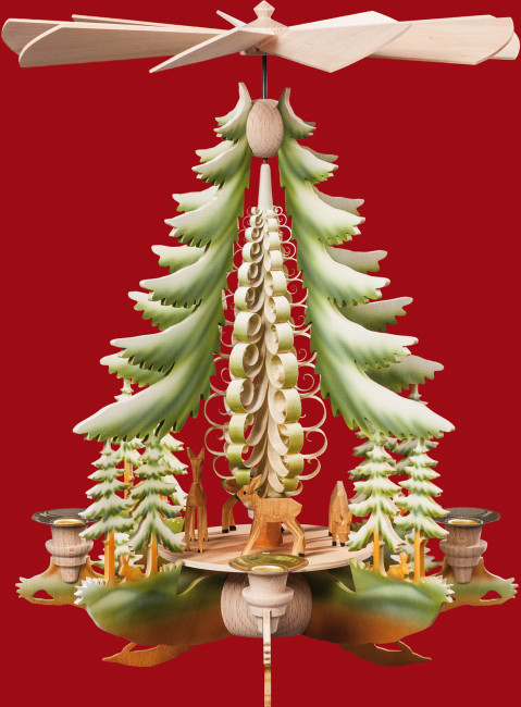 Pyramide geschnitzte Rehe farbig