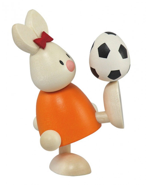 Osterhase Kaninchen Emma mit Fußball