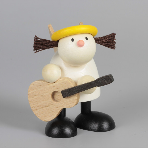 Engel Lotte spielt Gitarre