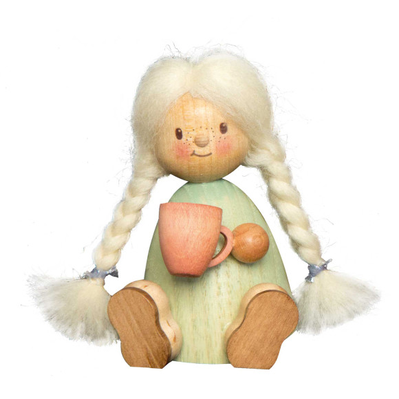 Finja mit Tasse - 9 cm