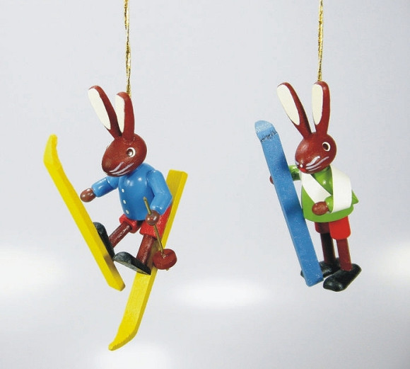 Baumbehang Skihase Sturzhase und Verletzter mit gebrochenem Skier