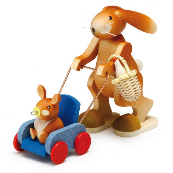 Hase mit Kinderwagen