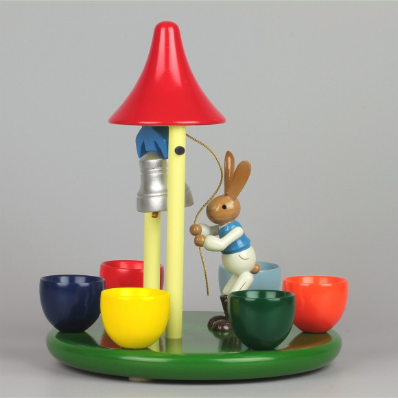 Osterhase Glockenturm mit sechs Eierbechern