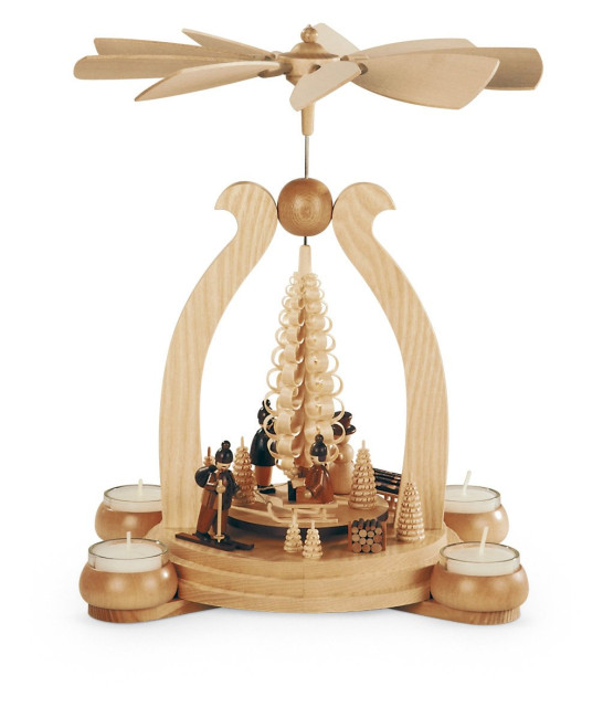 Teelicht-Bogenpyramide Wintermotiv