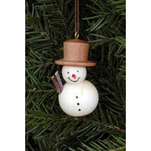 Baumbehang als Schneemann natur