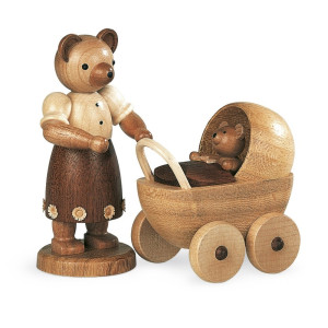 Bärenmutter mit Kinderwagen