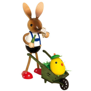 Kuhnerthase Hase mit Schubkarre und Küken