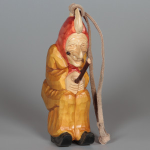 Geschnitzte Hexe zum Aufhängen, gelb, 24 cm