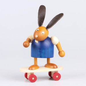 Hase mit Skateboard, blau, 7 cm
