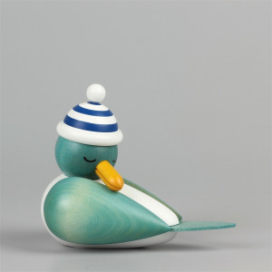 Möwe schlafend blau mit blauer Ringelmütze
