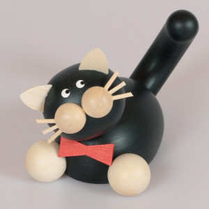 Kater Kurt auf der Lauer