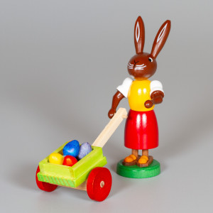 Häsin mit Eierkarre