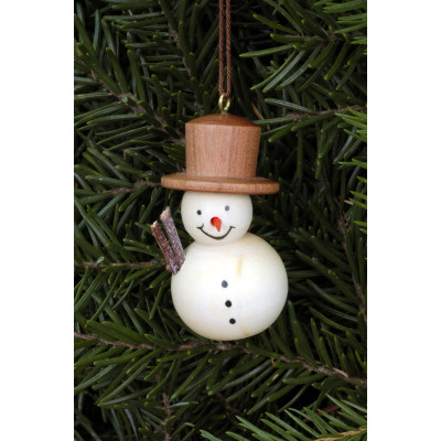 Baumbehang als Schneemann natur