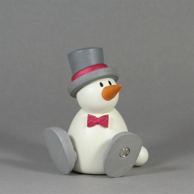 Schneemann Otto sitzend