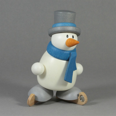 Schneemann Otto mit Schlittschuhen