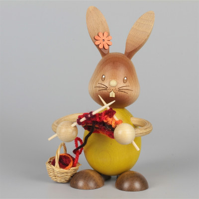 Hase Stupsi mit Strickzeug
