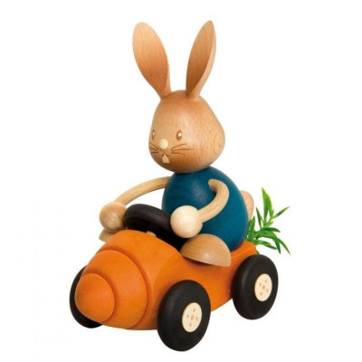 Hase Stupsi im Möhrenflitzer