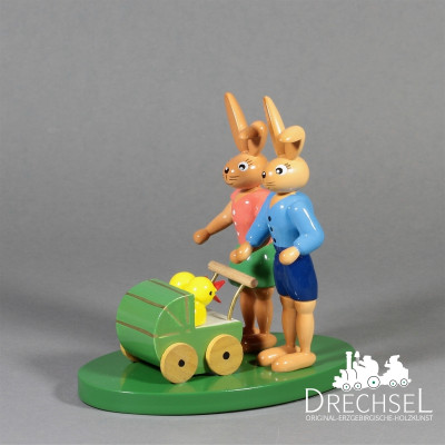 Osterhasenpärchen mit Kutsche, 8 cm