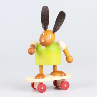 Hase mit Skateboard, grün, 7 cm