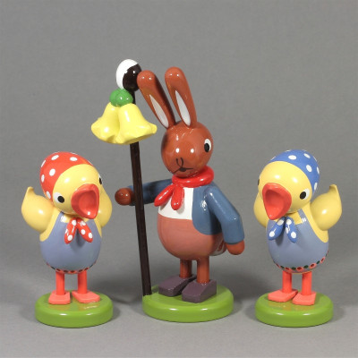 Osterhase mit Küken
