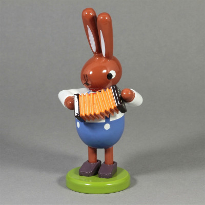 Osterhase mit Ziehharmonika