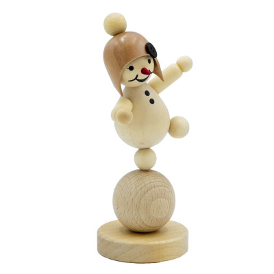 Schneemädchen auf Ball