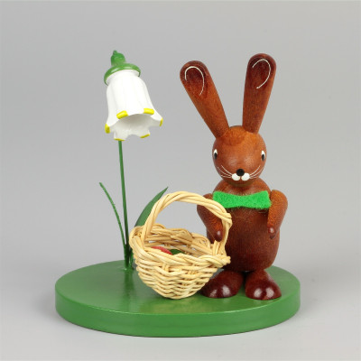 Osterhase mit Korb