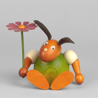 Hase mit Blume sitzend, grün, 11 cm