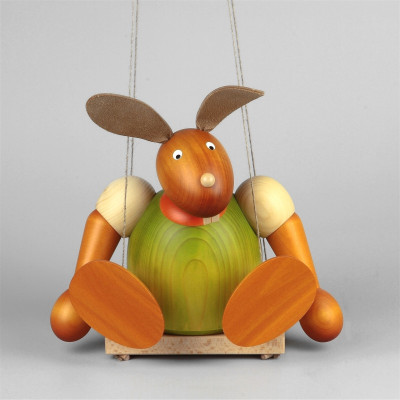 Hase auf Schaukel, grün, 24 cm