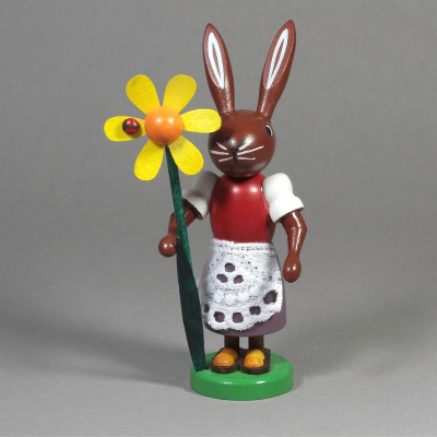 Häsin mit Blume