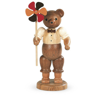 Bär mit Windrad